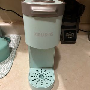 Single serve Keurig coffee machine